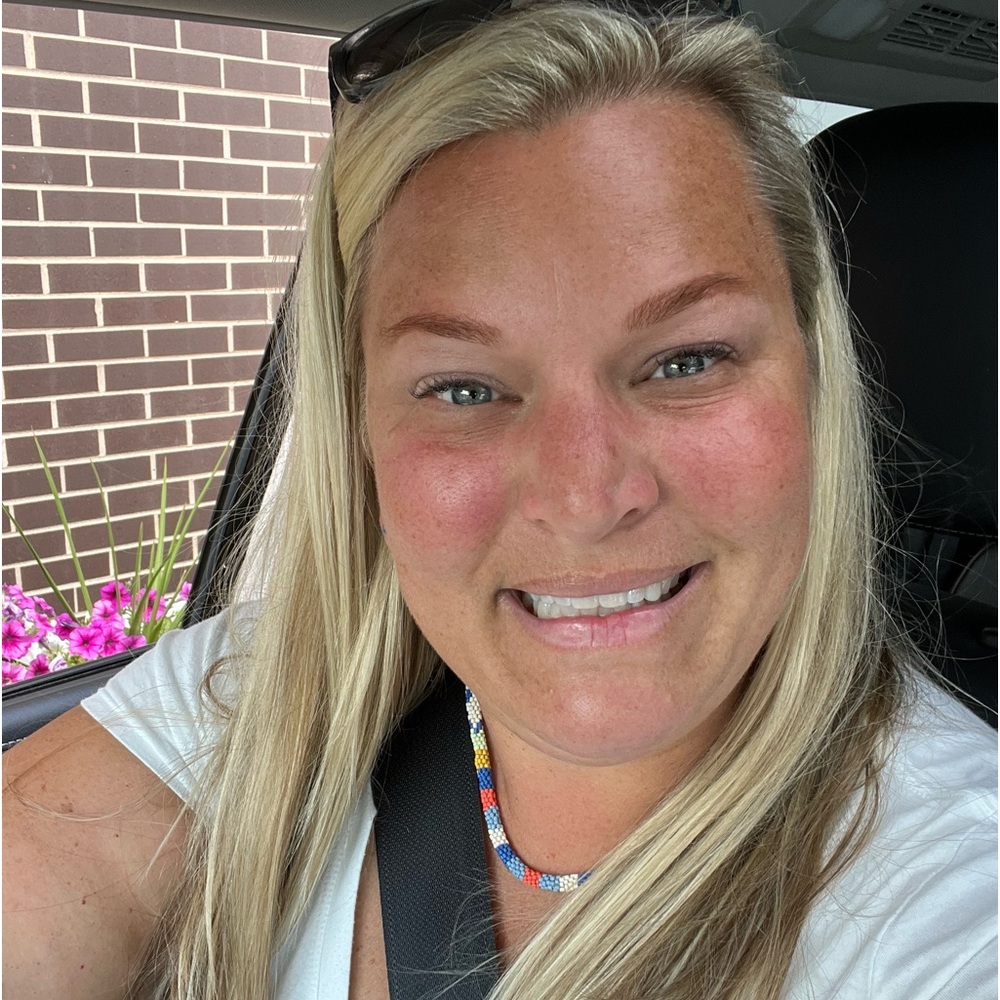 Meet your Posher, Adrienne